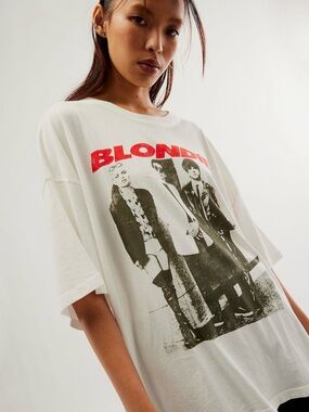 ❤️ Daydreamer Blondie Graphic Crewneck T-Shirt - SOLD OUT ❤️